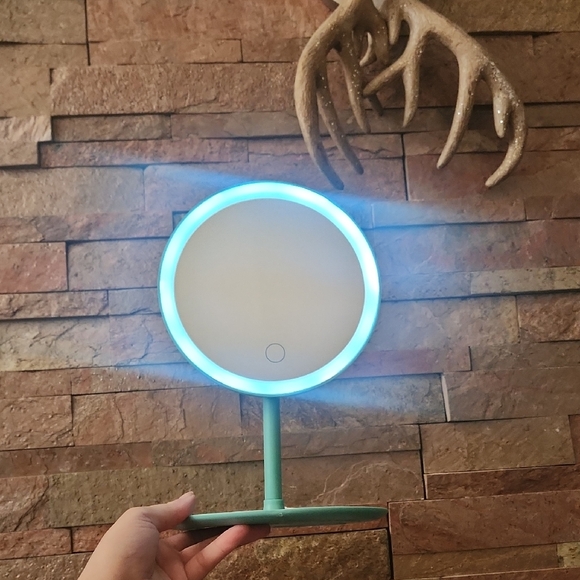 Accessories - ♥️CUPID'S FAV♥️🏂SKI MARKET❄️LED Vanity Mirror with Stand